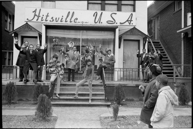 Parte de la Crew de Motown en su sede, Hitsville Usa, circa 1964